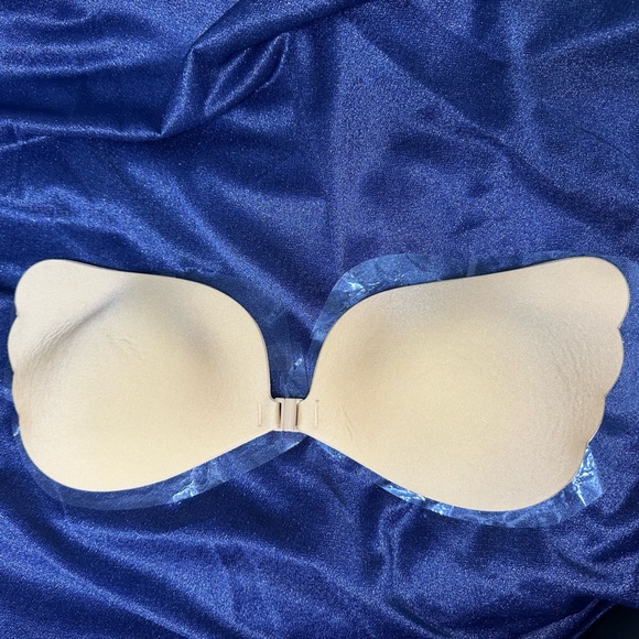 Adhesive Push Up Bra - Picture 1 of 5